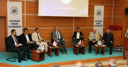 ULUSLARARASI SEMİNERDE DENİZLİ EKONOMİSİ MASAYA YATIRILDI