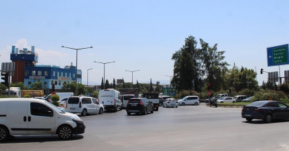 YANGIN SONRASI OTOBAN GİRİŞİNDE ARAÇ YOĞUNLUĞU OLUŞTU