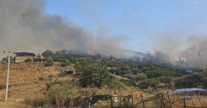 YERLEŞİM YERİNE YAKIN MESAFEDE ÇIKAN YANGIN BÜYÜMEDEN SÖNDÜRÜLDÜ