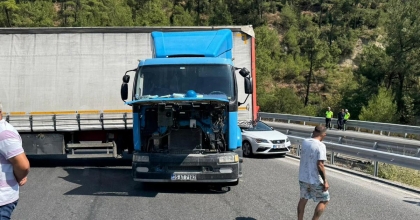 ARIZALANAN TIR İZMİR - MANİSA YOLUNU KAPATTI