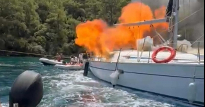 DALAMAN’DA ÖZEL TEKNE DENİZİN ORTASINDA CAYIR CAYIR YANDI