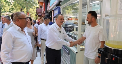 BAŞKAN BALABAN, KARAKÖY'DE ESNAF ZİYARETİ YAPTI