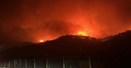 ÇANAKKALE'DE YANGIN BÜYÜYOR, KÖYLER BOŞALTILDI