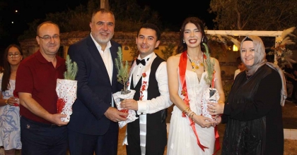 DÜĞÜNE GELEN HER DAVETLİYE BİR FİDAN HEDİYE EDİLDİ