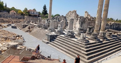 DÜNYANIN İLK KEHANET MERKEZİ APOLLON TAPINAĞI, ZİYARETE AÇILDI