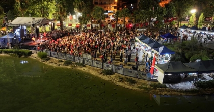 İNCİLİPINAR PARKI’NDA ZAFER KUTLAMASI