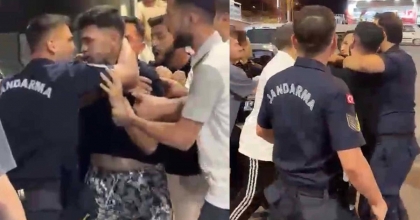 İZMİR’DE JANDARMA EKİPLERİNE SALDIRI: 8 GÖZALTI, 2 FİRARİ