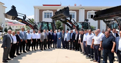 İL ÖZEL İDARESİ’NİN ARAÇ FİLOSUNA 15 YENİ ARAÇ KATILDI