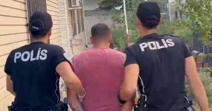 İZMİR'DE 11 YIL HAPİSLE ARANAN ŞAHIS YAKALANDI