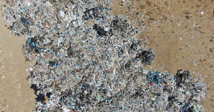 İZMİR'DE ÇÖPTEN SIRADAĞLARI