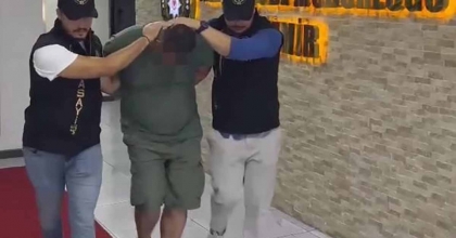 İZMİR’DE YAŞLI ÇİFT EVLERİNDE ÖLÜ BULUNDU: KATİL, KADININ OĞLU ÇIKTI