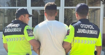 JANDARMANIN DİKKATİ SAYESİNDE ARANAN ŞAHIS YAKALANDI