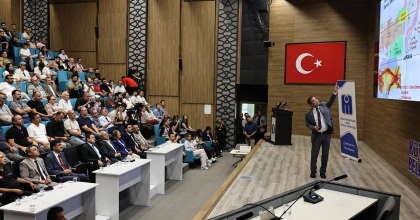 JAPON UZMAN MORİWAKİ, KÜTAHYA'DA DEPREM SEMİNERİ VERDİ