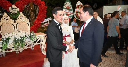 KAYMAKAM TÜRKER, ÇALIŞMA ARKADAŞININ DÜĞÜN TÖRENİNE KATILDI