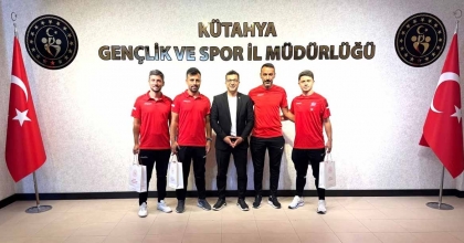 KÜTAHYALI SPORCULAR AYAK TENİSİ'NDE TÜRKİYE ŞAMPİYONU OLDU