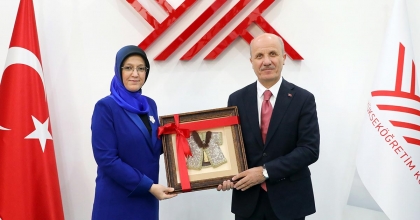 MCBÜ REKTÖRÜ KİBAR'DAN YÖK BAŞKANI ÖZVAR'A HAYIRLI OLSUN ZİYARETİ