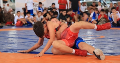 MİNİKLER MİNDERDE MÜCADELE ETTİ