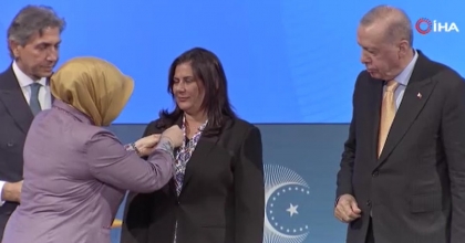 ÖZLEM ÇERÇİOĞLU AK PARTİ'YE KATILDI