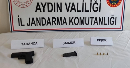 RUHSATSIZ SİLAH TAŞIYAN 4 ŞÜPHELİ YAKALANDI