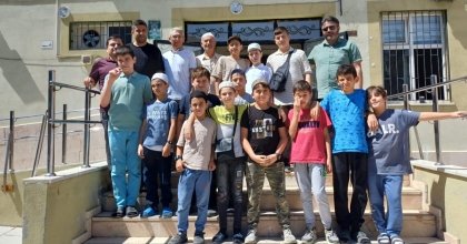 SANİMDER, SÖZ VERDİĞİ ÖĞRENCİLERİ UMRE'YE GÖNDERDİ