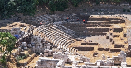 SMYRNA ANTİK KENTİ'NDE KAZILAR SÜRÜRÜYOR