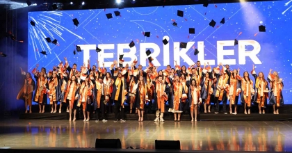 SAĞLIĞIN YENİ NEFERLERİ MEZUN OLDU