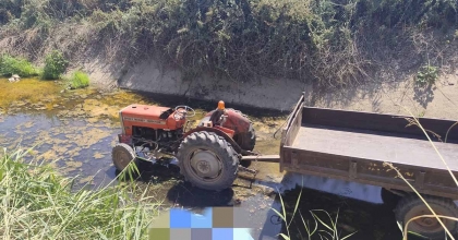 SULAMA KANALINA DEVRİLEN TRAKTÖRÜN SÜRÜCÜSÜ HAYATINI KAYBETTİ