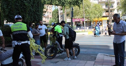 ŞÜPHELİ ÇANTA EKİPLERİ HAREKETE GEÇİRDİ, SAHİBİ SON ANDA GELDİ