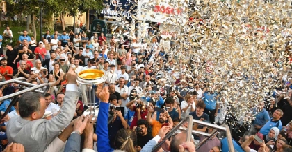 TÜRKİYE ŞAMPİYONU OLAN TAKIM ŞEHİR TURU ATTI