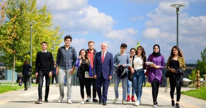 UŞAK ÜNİVERSİTESİ 2025 YKS’DE YÜZDE 98’İ AŞTI