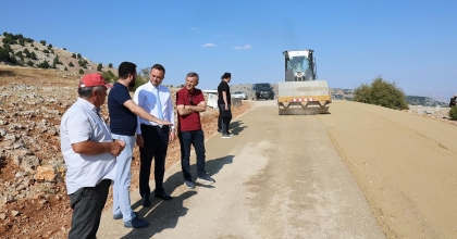 YILLARDIR YAPILMAYAN YOL İÇİN İLK KAZMA VURULDU