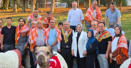 YÖRÜKLERİN DEVELERLE GÖÇÜ DENİZLİ'DE CANLANDIRILDI