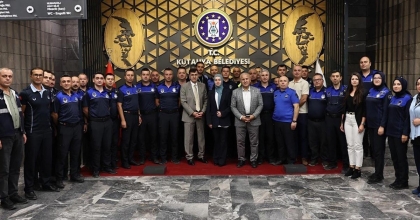 BAŞKAN EYÜP KAHVECİ, ZABITA PERSONELİ İLE KAHVALTIDA BULUŞTU