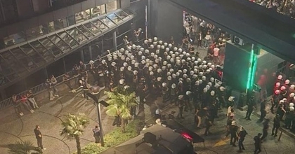 CHP İSTANBUL İL BAŞKANLIĞI ÖNÜNDE GERGİNLİK