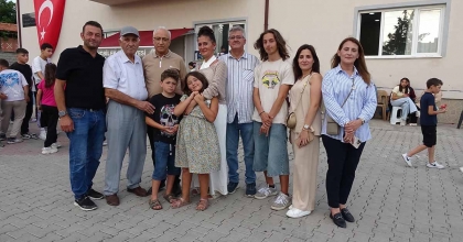 DEMİRBİLEKLİ ÇOCUKLARA ALMANYA'DAN SÜRPRİZ OYUNCAK YAĞMURU