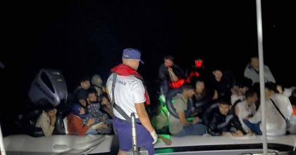 DİDİM'DE GERİ İTİLEN 71 DÜZENSİZ GÖÇMEN KURTARILDI