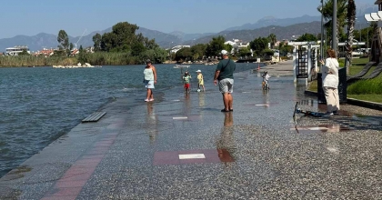 FETHİYE’DE GELGİT NEDENİYLE DENİZ SUYU YÜKSELDİ