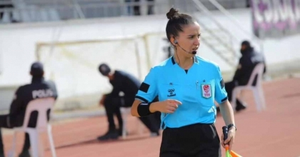 GENÇ HAKEM HÜMEYRA SEVEN İSTANBUL YOLUNDA