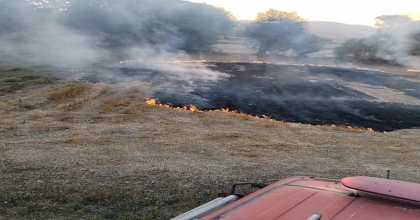 İKİ FARKLI NOKTADA ÇIKAN ARAZİ YANGINLARI BÜYÜMEDEN SÖNDÜRÜLDÜ