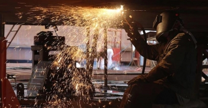 İMALAT SANAYİNDE İSTİHDAM 70 BİN KİŞİ AZALDI