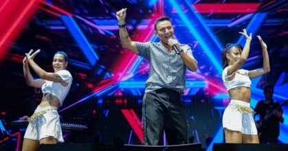 İZMİR'DE MUSTAFA SANDAL COŞKUSU