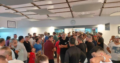 İZMİR'DE BELEDİYELERDE MAAŞ KRİZİ BÜYÜYOR