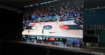 KÜTAHYA’DA YARI FİNAL HEYECANI DEV EKRANDA YAŞANDI