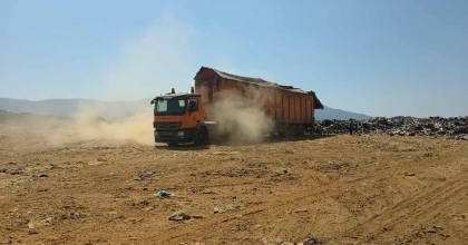 KARATEKE'DE JANDARMAYA RAĞMEN ÇÖP DÖKÜMLERİ DEVAM EDİYOR