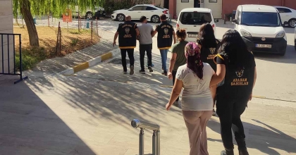 MANİSA'DA 3 FİRARİ ŞAHIS AYNI EVDE YAKALANDI