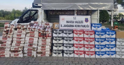 OTOYOLDA KAÇAK TÜTÜN VE SİGARA KAĞIDI YAKALANDI