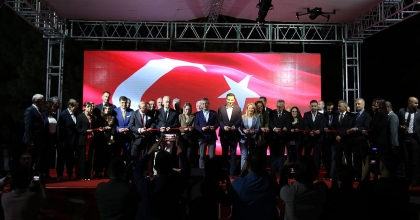 ÖZEL, UŞAK BELEDİYESİ FERDİ ZEYREK AMFİ SALONU AÇILIŞINA KATILDI