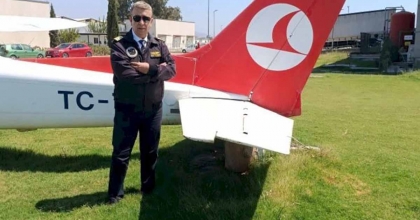 ÖĞRETMEN PİLOT EMEKLİ KURMAY ALBAY EVİNDE ÖLÜ BULUNDU