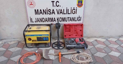 SOMA’DA KAÇAK KAZIYA JANDARMADAN SUÇÜSTÜ