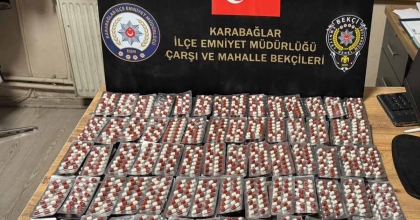 ŞÜPHELİ ÜÇLÜ BEKÇİLERE YAKALANDI, ÜZERLERİNDEN UYUŞTURUCU ÇIKTI